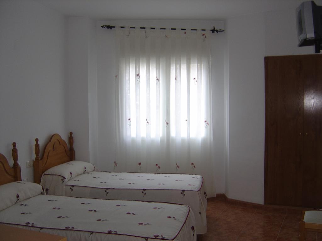 Hostal D'Ernes Alcala del Jucar Exterior foto
