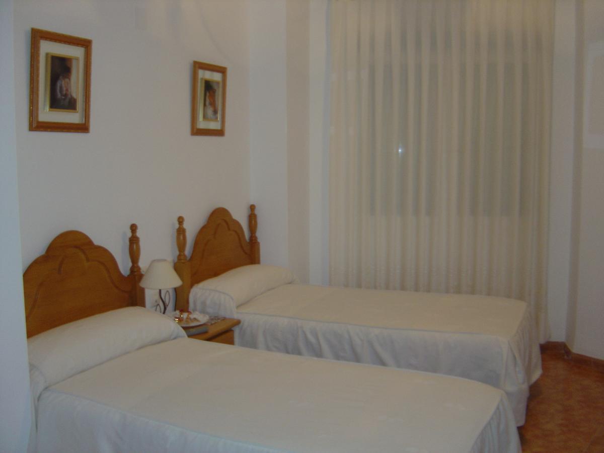 Hostal D'Ernes Alcala del Jucar Exterior foto